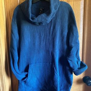 Focus pullover top